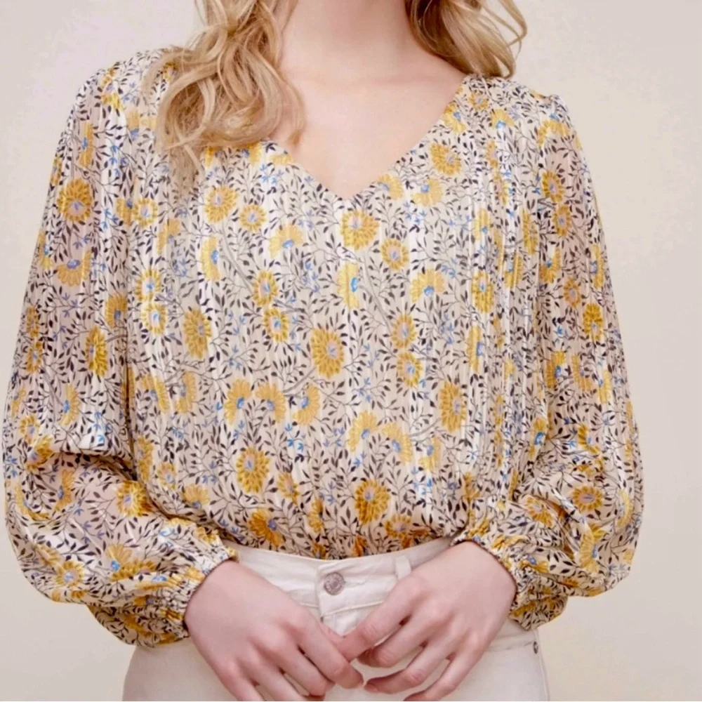 ASTR the Label V-Neck Pleated Long Sleeve Top‎ Floral Yellow Cottage Country S
